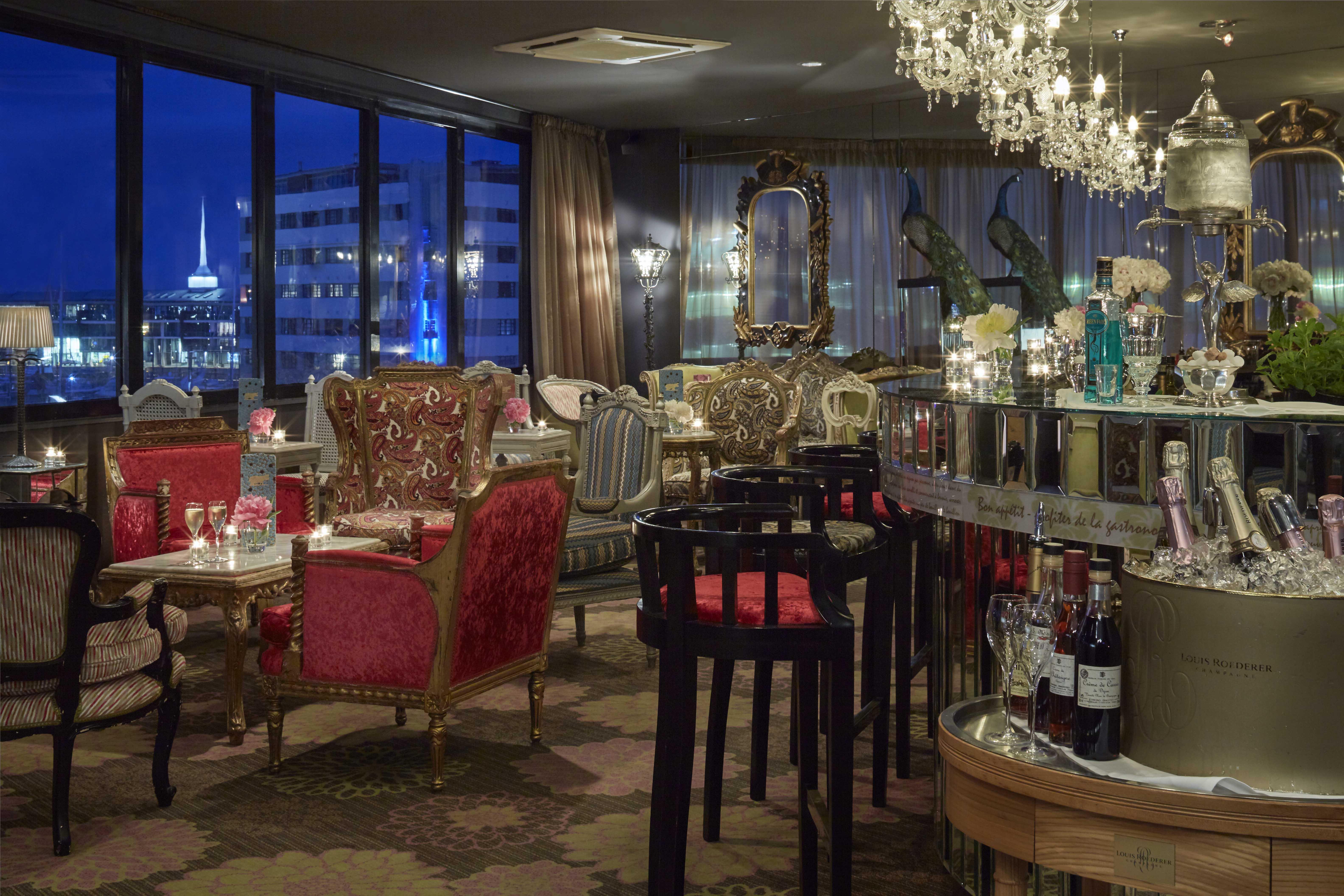 Museum Apartment Hotel, Independent Collection By Evt Wellington Zewnętrze zdjęcie The bar at the 101 bar