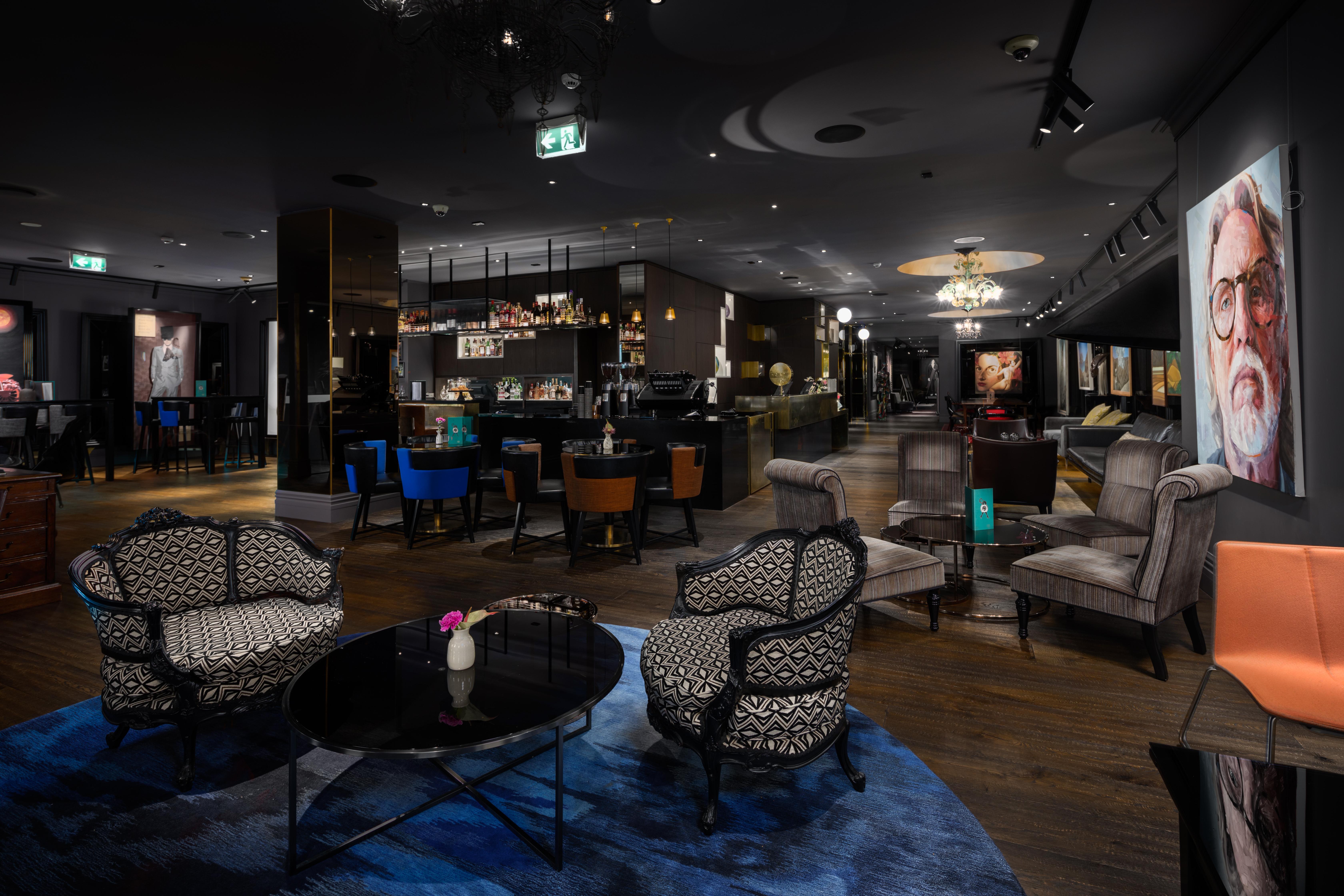 Museum Apartment Hotel, Independent Collection By Evt Wellington Zewnętrze zdjęcie The Lounge at London Heathrow Airport