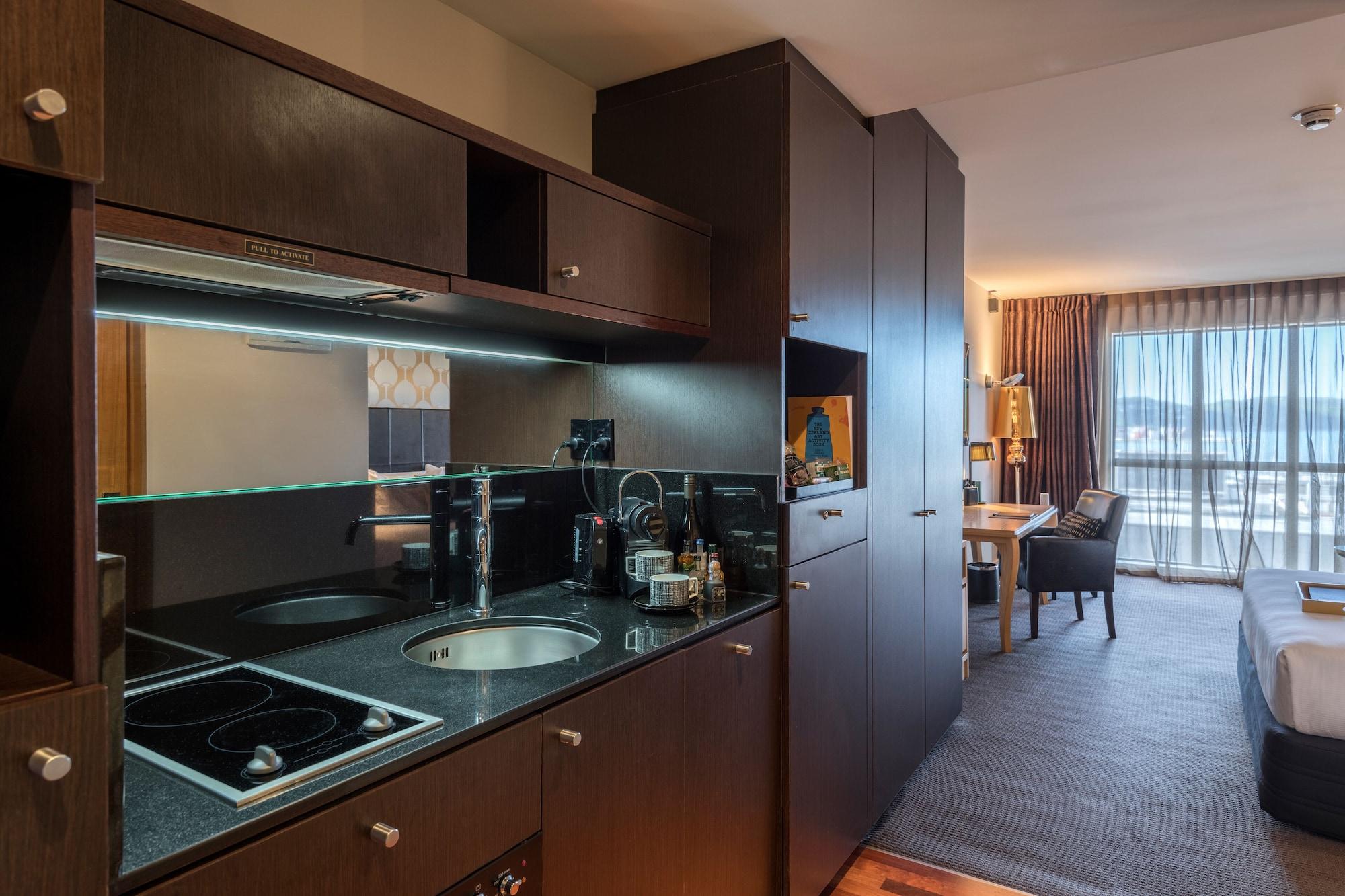 Museum Apartment Hotel, Independent Collection By Evt Wellington Zewnętrze zdjęcie Kitchenette in a serviced apartment