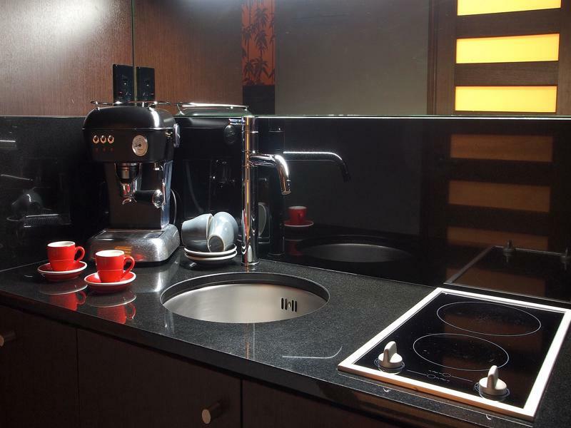 Museum Apartment Hotel, Independent Collection By Evt Wellington Zewnętrze zdjęcie A coffee machine in a kitchen